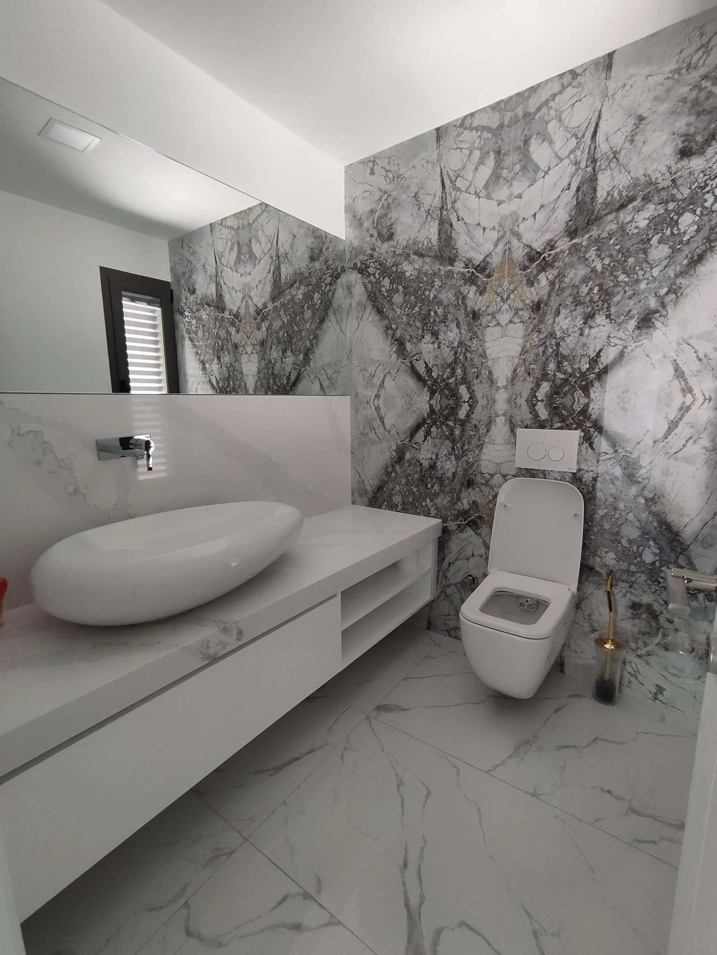 Banyo Dolabı